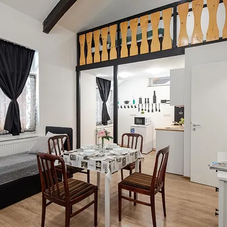 Apartment Modern Studio Lakas Koezel A Parthoz Siofok